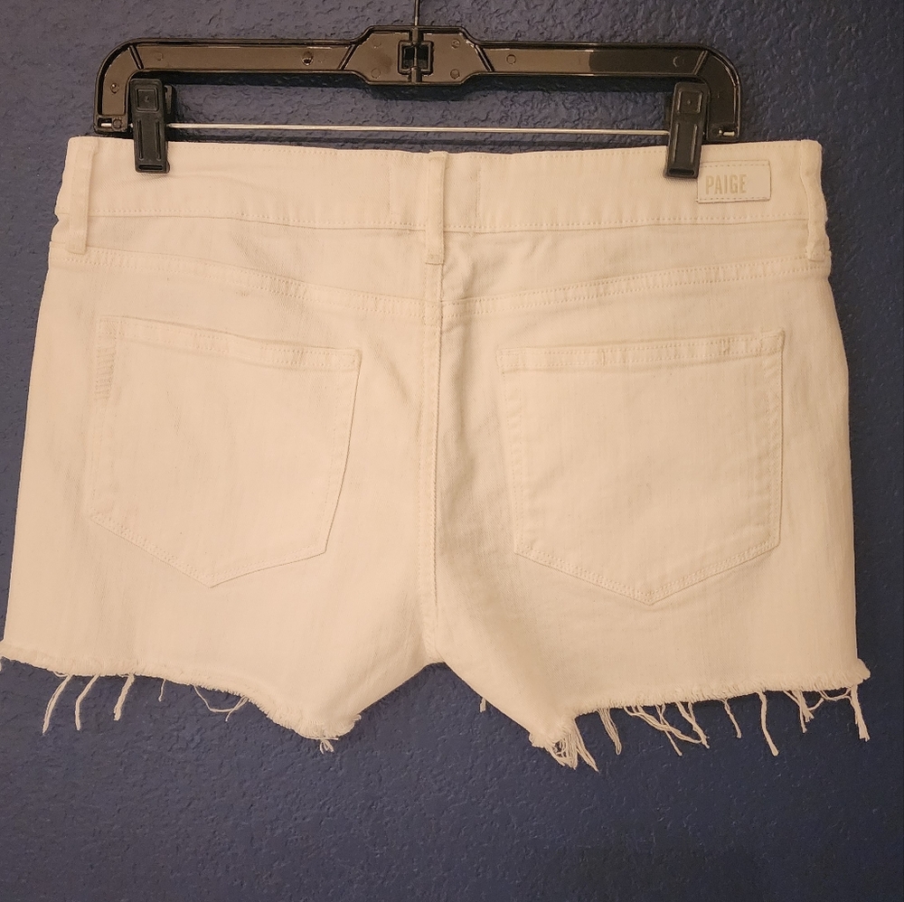PAIGE Indio Zippered Cut-Off Shorts In White Size 28 - Picture 5 of 13